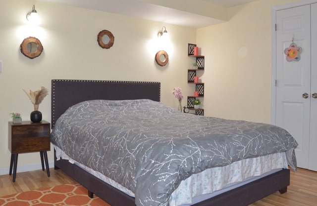 Cozy 1br/1ba basement retreat with a small kitchen at Fairfax/Annandale
