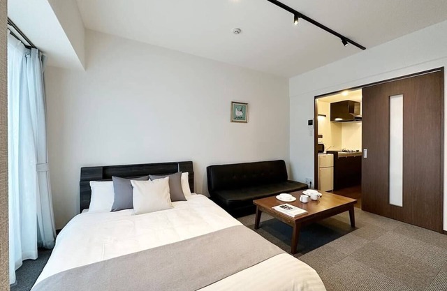 Cozy 1BR Apartment with Balcony for 3Ppl