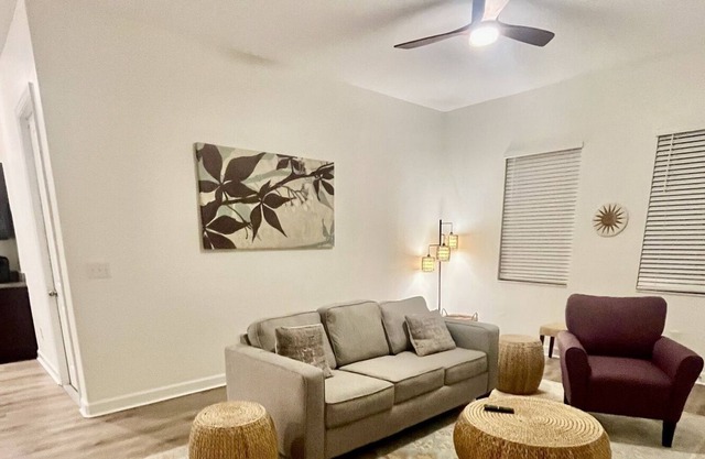 Cozy 1BR Suite with Kitchenette