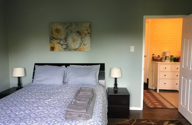 Cozy 2 bd,1 bt private unit in Redwood City perfect for traveling professionals