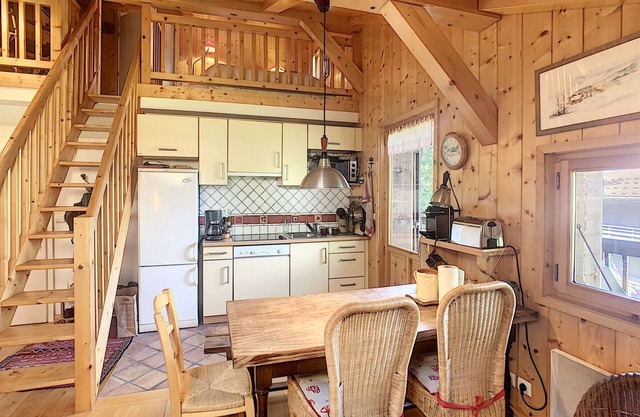 Cozy 2-Bed Mezzanine Apt at Combloux Slopes with Parking, Balcony & Modern Amenities