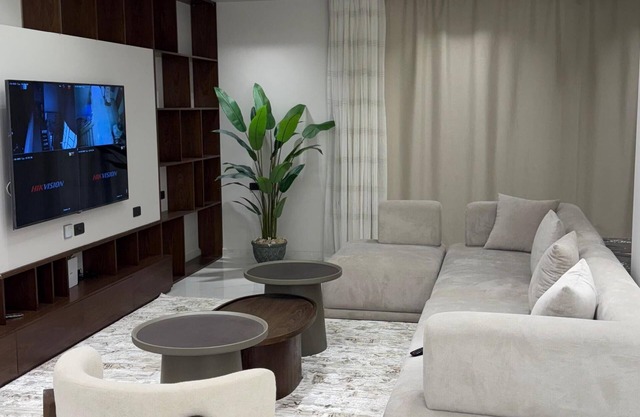 Cozy 2-bedroom apartment in charming Cairo with Nile View In Zamalek