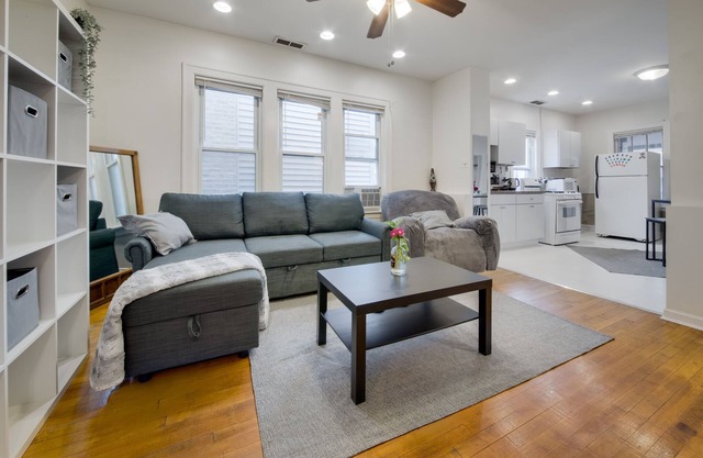 Cozy 2 Bedroom 1 Bath. Centrally located with shared porch