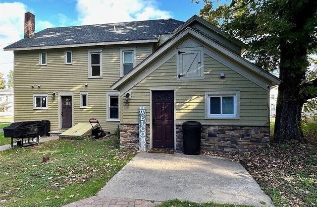 Cozy 2-bedroom 1 bath close to I81. Snowmobilers & Anglers Welcome!PET FRIENDLY!