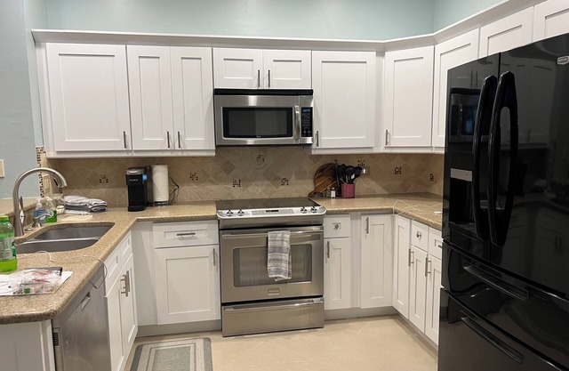 Cozy 2 bedroom/2 bath condo near health park - Fort myers great for travel RN