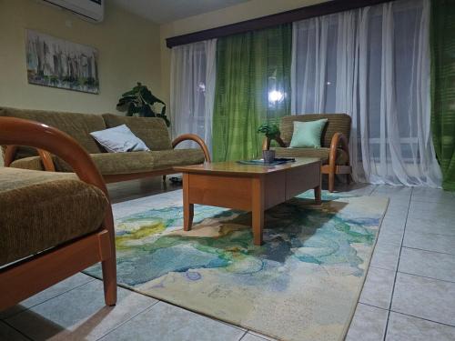 Cozy 2 Bedroom Apartment