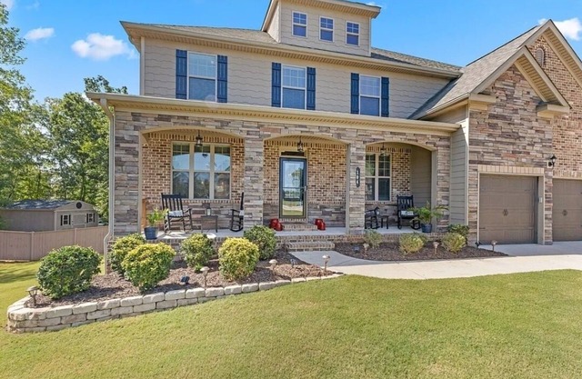 Cozy 2-bedroom basement suite in McDonough with WiFi, AC.
