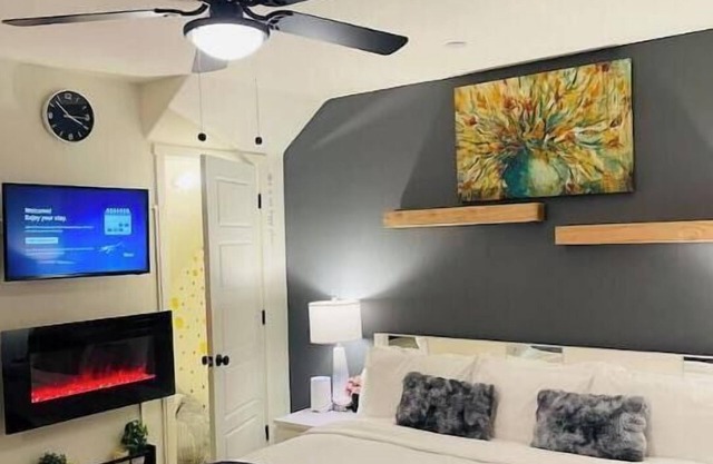 Cozy 2 bedroom private guest suit