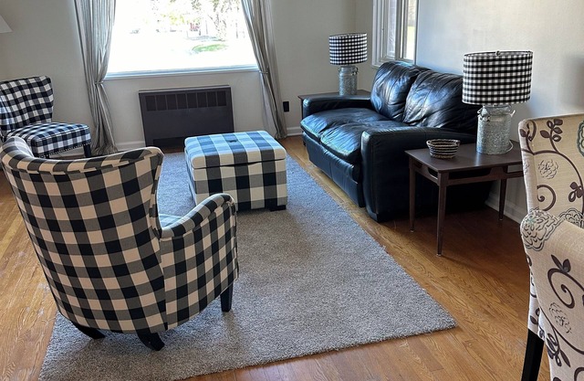 Cozy 2-bedroom apartment in amazing Sault Ste. Marie.Blocks from the locks