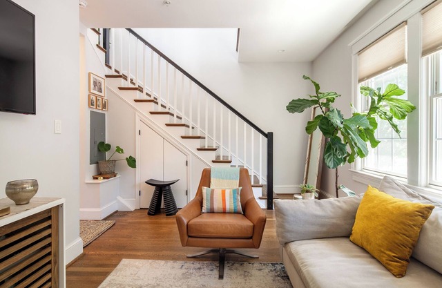Cozy 2-Level apartment in NW Cleveland Park, AU, National Cathedral, Georgetown