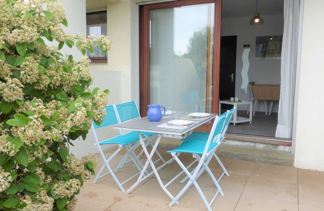 Cozy 2-Room Apartment, Heated Pool, Near Beach & Center, Sleeps 3, Bretignolles-sur-Mer