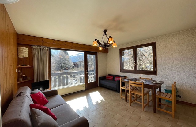 Cozy 2-room apartment with balcony and parking for 4 people in Combloux