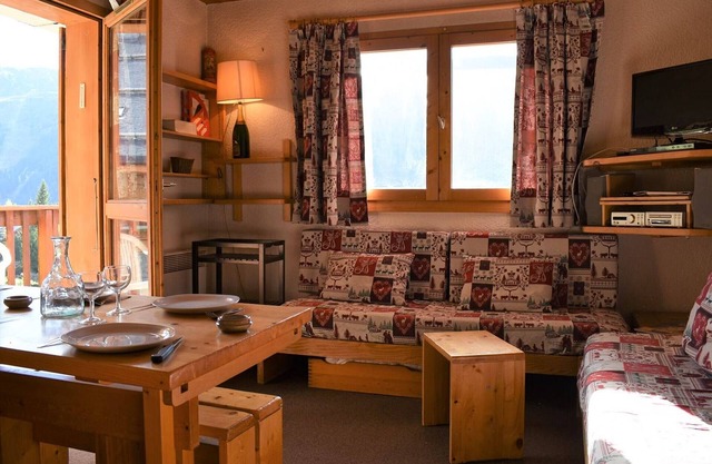 Cozy 2-Room Apt for 5 near Méribel Slopes, Parking Included