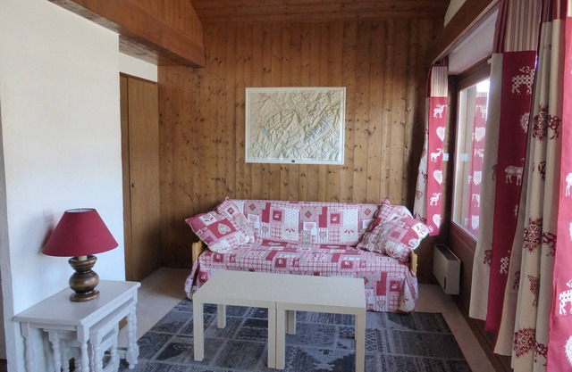 Cozy 2-Room Mezzanine Apartment for 7 near Megève Ski Domain