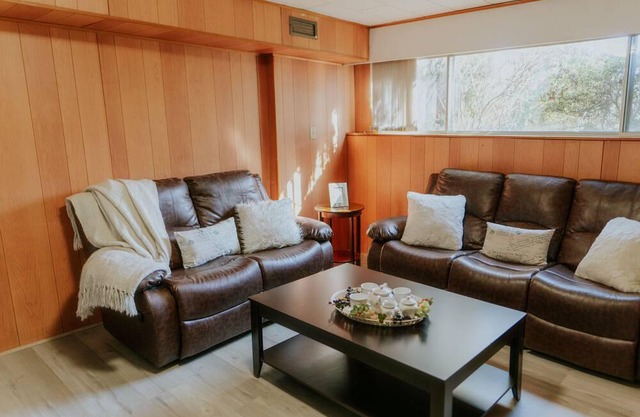 Cozy 2BD Suite Near Marine Gateway