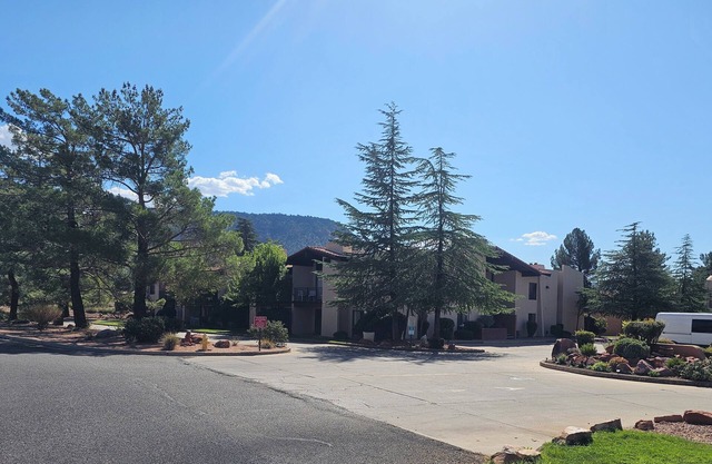 COZY 2BDRM CONDO IN VOC, Village of Oak Creek, SEDONA Tennis, Pickleball, Pool