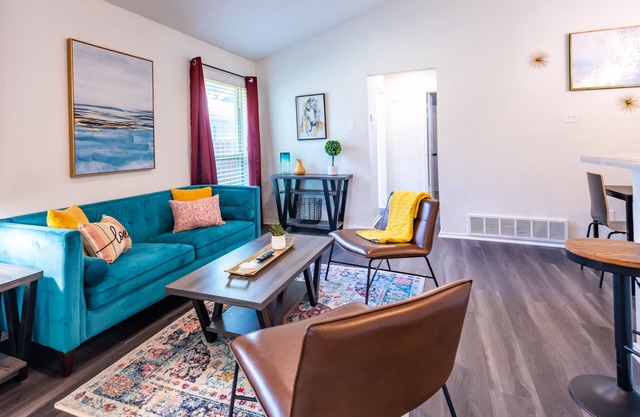 Cozy 2Bed/2Bath - Heart of Frisco - Modern & Spacious