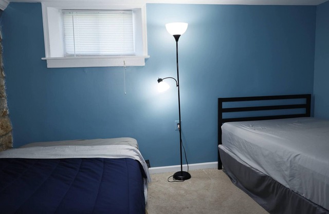 Cozy 2BR basement aparment in Alexandria