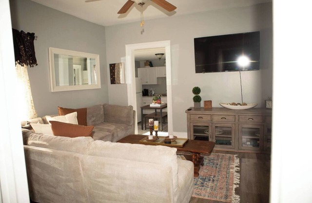 Cozy 2BR near SU & Downtown