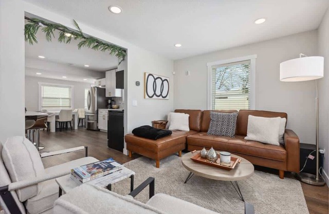 Cozy 2BR Retreat in Crosby w/Fenced Yard & BBQ