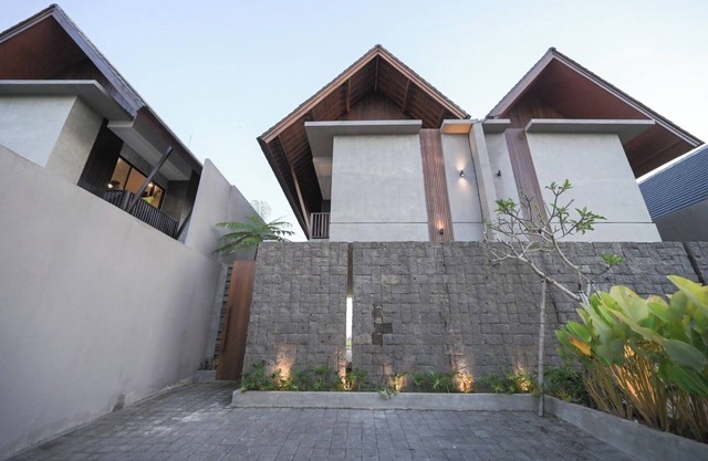 Cozy 2BR Villa at Kedungu with Private Pool