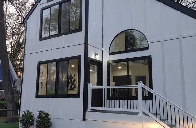 Cozy 3-bdrm home in Annapolis. Steps away from the beach/4.7 miles to downtown.