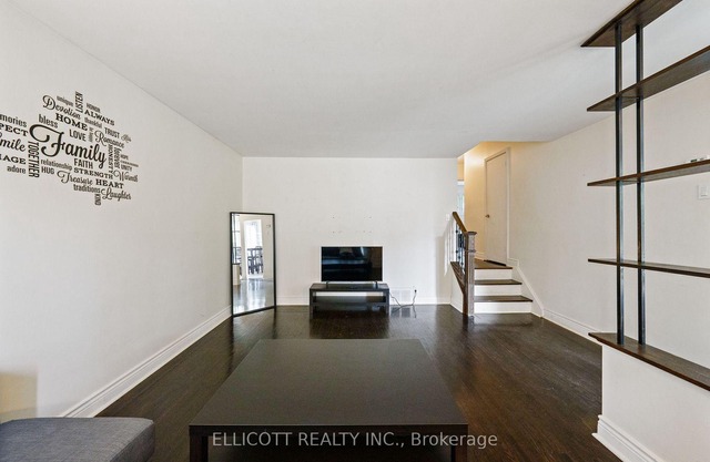 Cozy 3-bedroom bungalow in charming Aurora with AC, WiFi