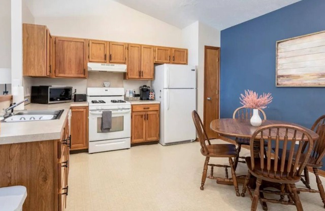 Cozy 3 Bedroom Home With Attached 1 Stall Garage!