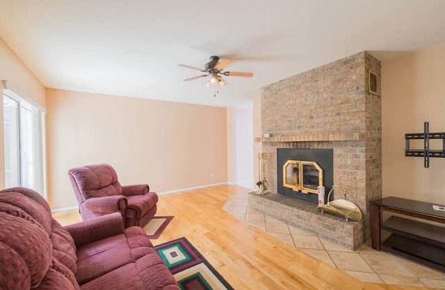 Cozy 3 Bedroom Home in Keremeos - Suite B