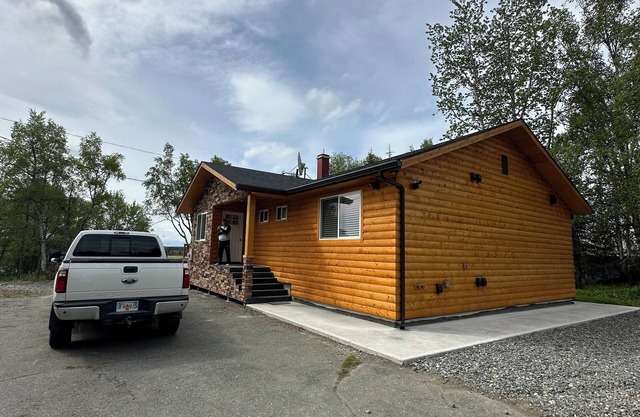 Cozy 3-bedroom house in peaceful Kenai with AC, WiFi