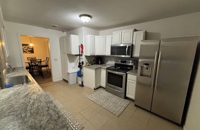 Cozy 3-Bedroom Ranch Home - Your Perfect Getaway!