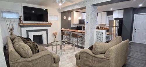 Cozy 3 BR getaway near Downtown