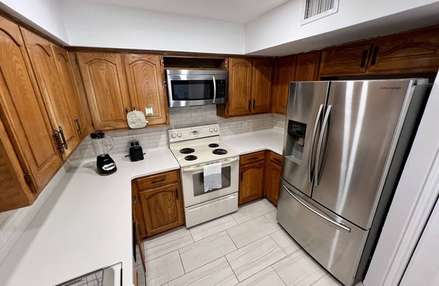 Cozy 3-BR T/H near A&t Stadium/Globe Life Field