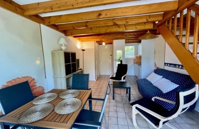 Cozy 3-Room House, 40m², Near Beach, Private Parking, Pet-Friendly