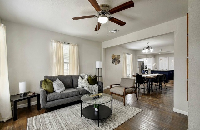Cozy 3bd & 2ba home near DT, Riverwalk, Pearl & Dome