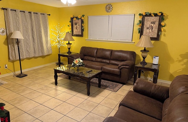 Cozy 3BR-2BA Home – Quiet Neighborhood, Perfect for Work or Relaxationn