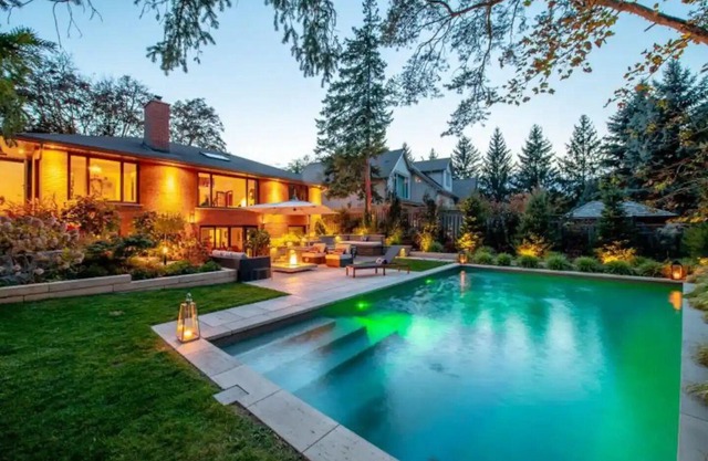 Cozy 3BR Hideaway | Hot Tub, Firepit, Port Credit