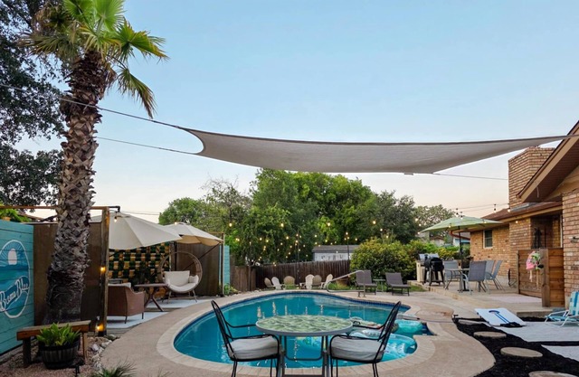 Cozy 3BR Home with Pool, WiFi & AC in a Quiet Neighborhood!