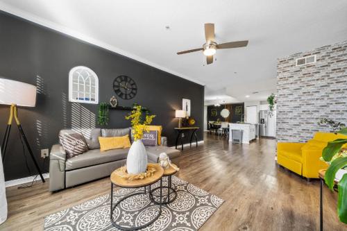 Cozy 3br2ba- Minutes To Airport & Westchase #5