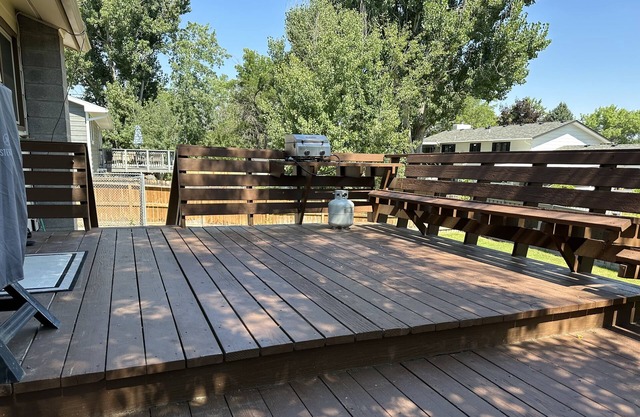 Cozy 4 bedroom home- near airport