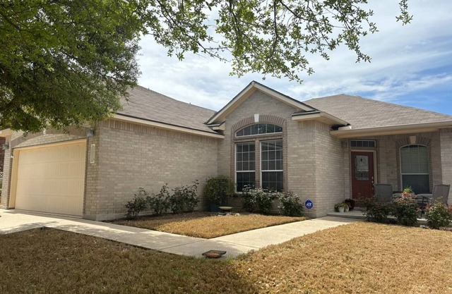 Cozy 4-bedroom house in delightful San Antonio with AC, WiFi