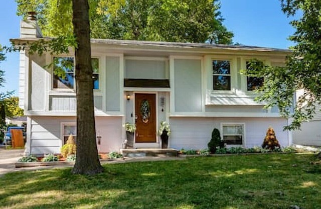 Cozy 4br Home - Close To Downtown!