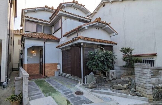 Cozy 5BR Home Sleeps 11 / 10 Min Drive to Airport