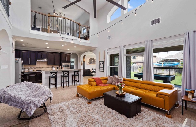 Cozy and Fun Luxury Family Home - 5 mins to City or Countryside