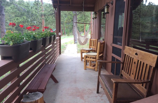 Cozy And Quiet Romantic Seclusion With Gorgeous Mountain Views