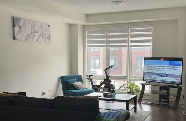 Cozy and Relaxing Brand New Townhome 10 mins away from Pickering and Ajax Casino