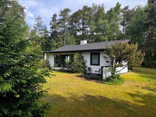 Cozy And Updated House On Large Private Lot