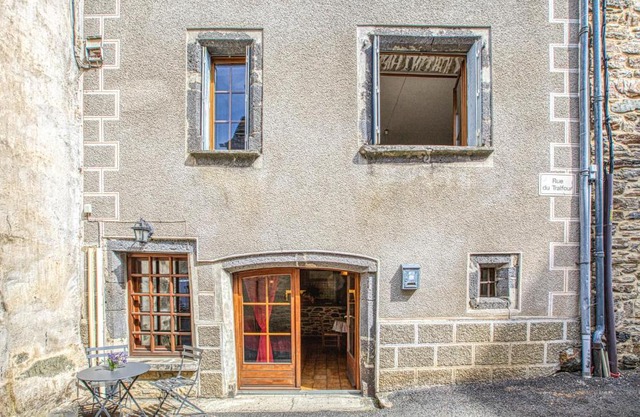 Cozy Apartment In Saint-Chely-D'aubrac