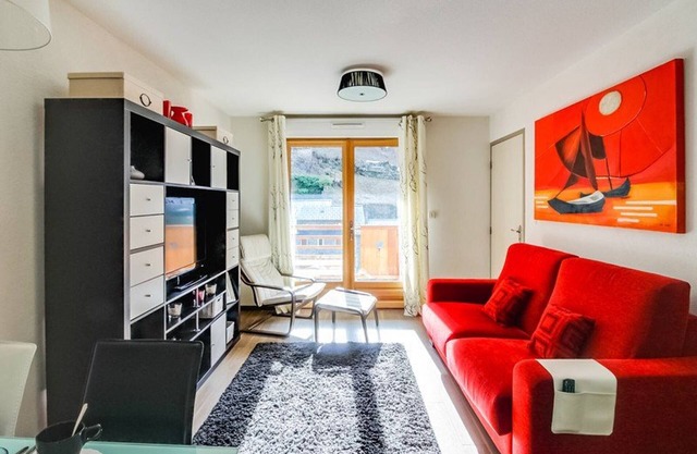 Cozy apartment for 6 with wifi, parking, and balcony in Barèges