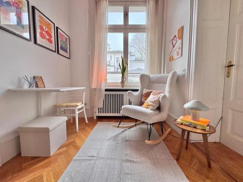 Cozy apartment in historic villa
